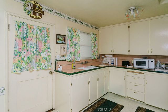 21134 Saticoy, Canoga Park, CA 91304
