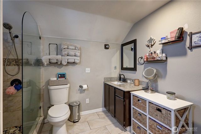 18005 Iris Place SW, Rochester, WA 98579