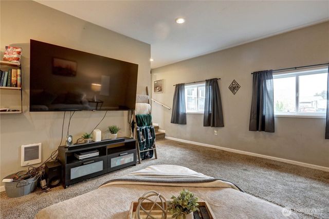18005 Iris Place SW, Rochester, WA 98579