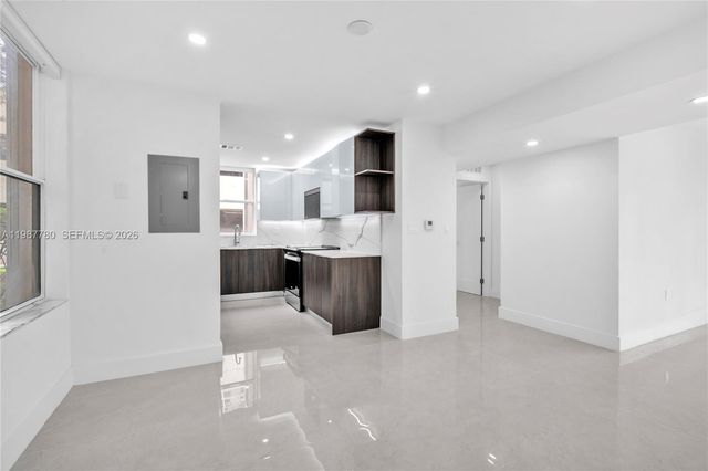 18181 NE 31st Ct 110, Aventura, FL 33160