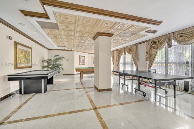 18181 NE 31st Ct 110, Aventura, FL 33160