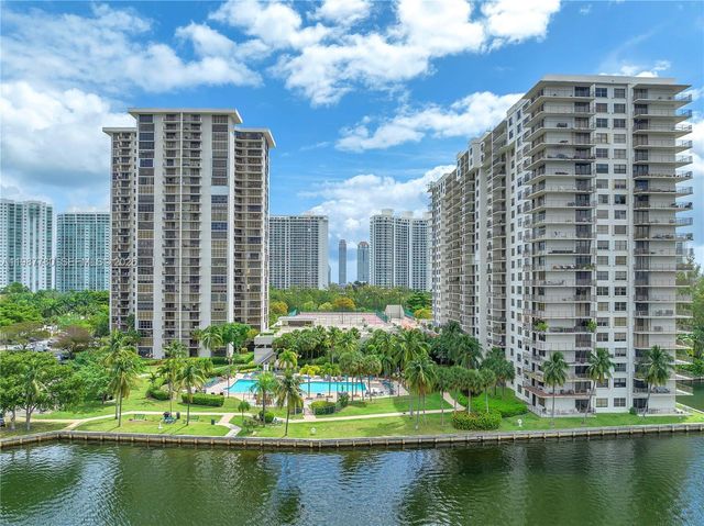 18181 NE 31st Ct 110, Aventura, FL 33160