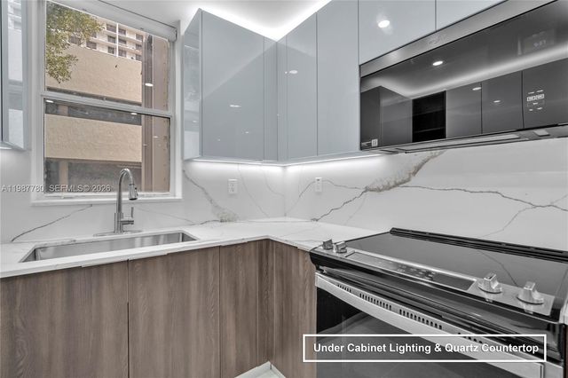 18181 NE 31st Ct 110, Aventura, FL 33160