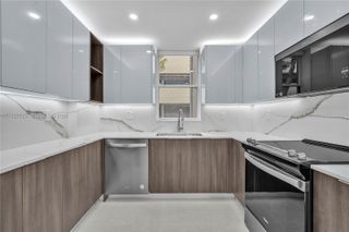 18181 NE 31st Ct 110, Aventura, FL 33160