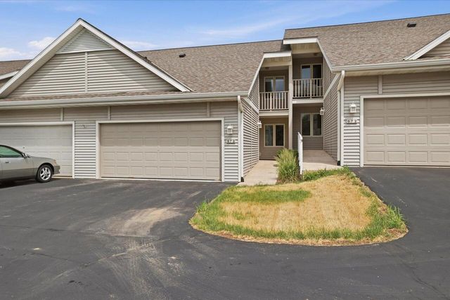 970 Oconomowoc PARKWAY, Oconomowoc, WI 53066