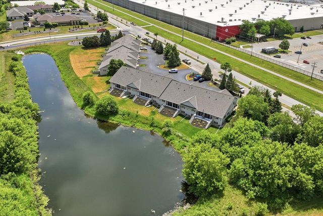 970 Oconomowoc PARKWAY, Oconomowoc, WI 53066