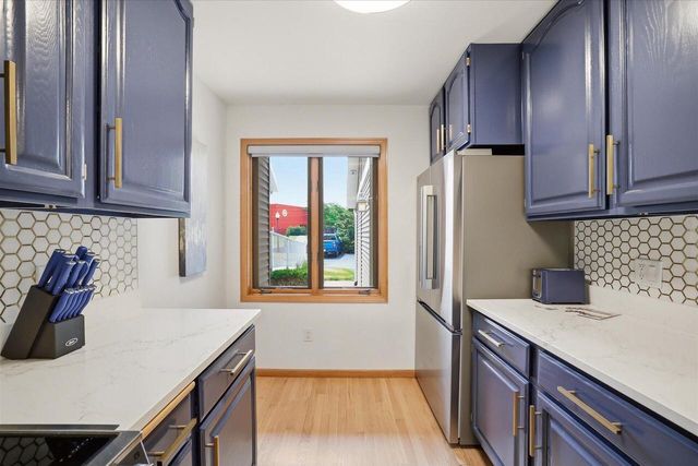 970 Oconomowoc PARKWAY, Oconomowoc, WI 53066
