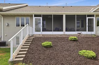970 Oconomowoc PARKWAY, Oconomowoc, WI 53066