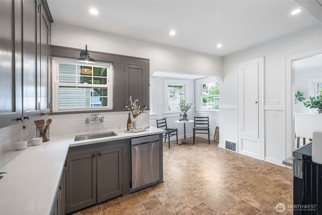 7916 Renton Avenue S, Seattle, WA 98118