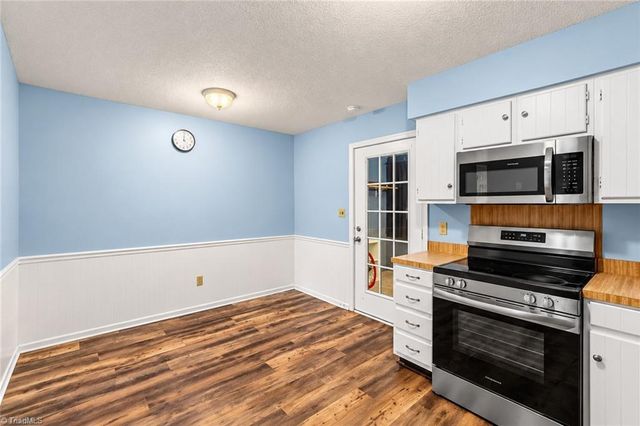 4000 S Bend Drive, Winston-salem, NC 27107