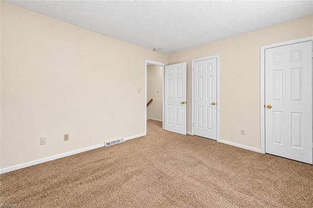 4000 S Bend Drive, Winston-salem, NC 27107