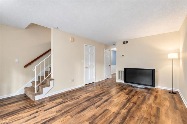 4000 S Bend Drive, Winston-salem, NC 27107