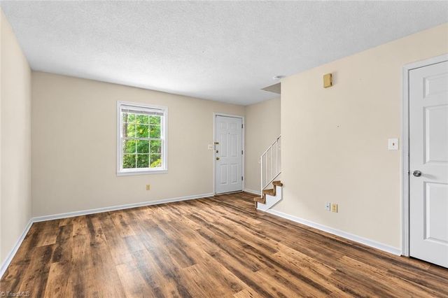 4000 S Bend Drive, Winston-salem, NC 27107