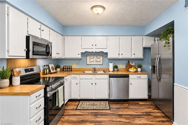 4000 S Bend Drive, Winston-salem, NC 27107