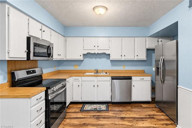 4000 S Bend Drive, Winston-salem, NC 27107