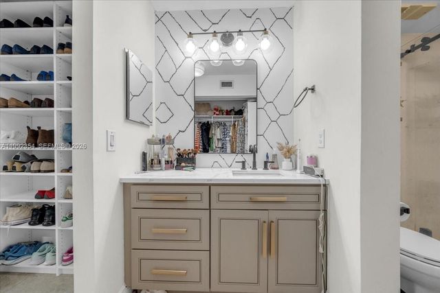 101 Lincoln Ct 101, Deerfield Beach, FL 33442