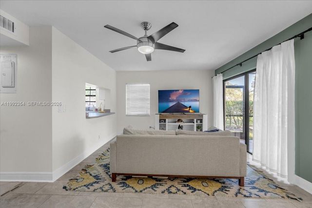 101 Lincoln Ct 101, Deerfield Beach, FL 33442