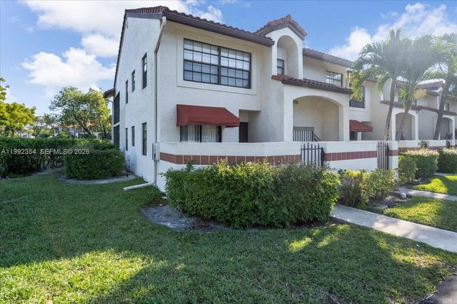 101 Lincoln Ct 101, Deerfield Beach, FL 33442