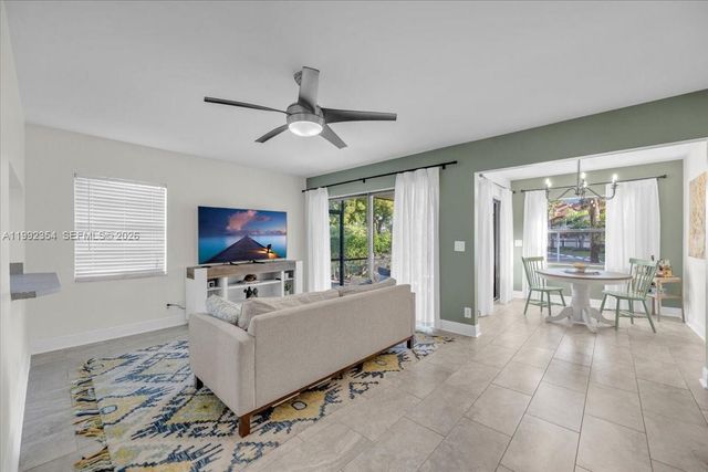 101 Lincoln Ct 101, Deerfield Beach, FL 33442