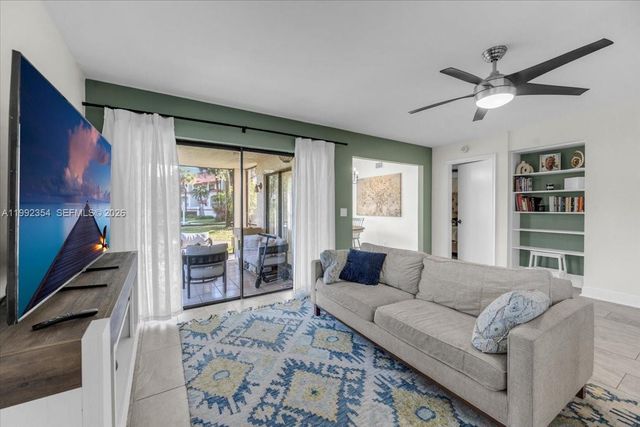 101 Lincoln Ct 101, Deerfield Beach, FL 33442