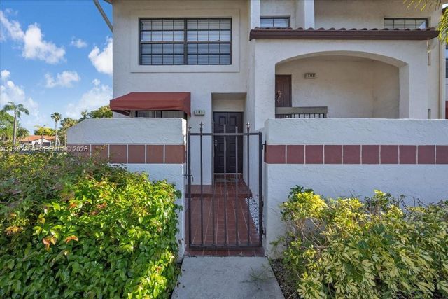 101 Lincoln Ct 101, Deerfield Beach, FL 33442