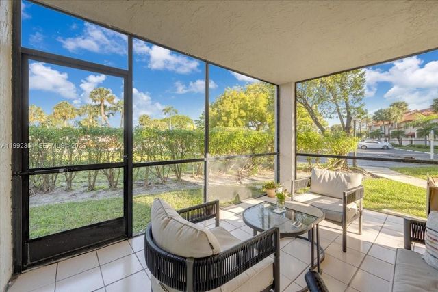 101 Lincoln Ct 101, Deerfield Beach, FL 33442