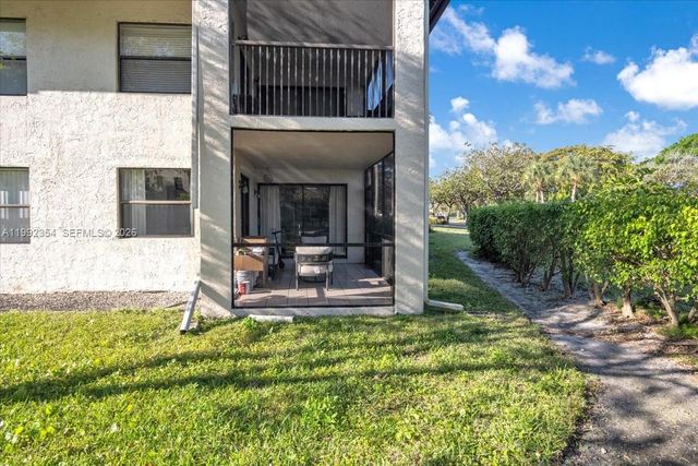 101 Lincoln Ct 101, Deerfield Beach, FL 33442