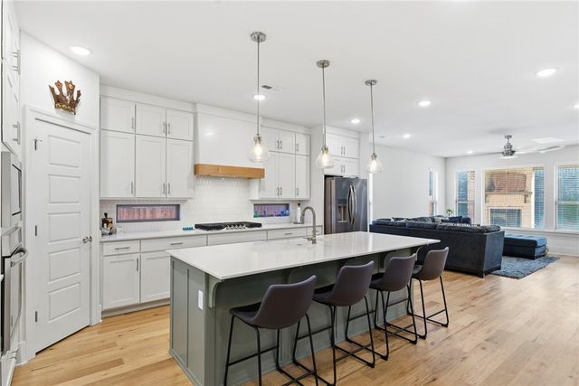 1421 George Robbins, Cave Springs, AR 72718