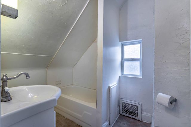 717 9th Street N, Fargo, ND 58102