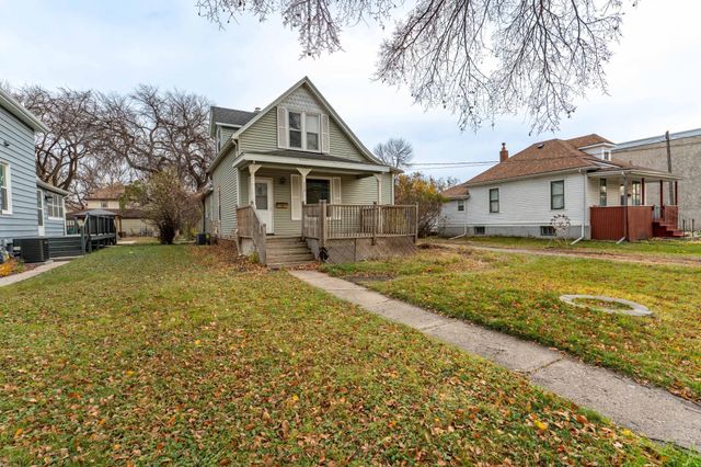 717 9th Street N, Fargo, ND 58102