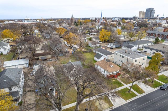 717 9th Street N, Fargo, ND 58102