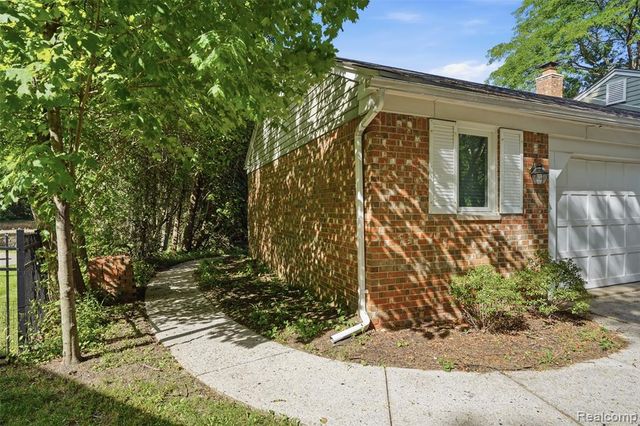470 Morgan Circle, Northville, MI 48167