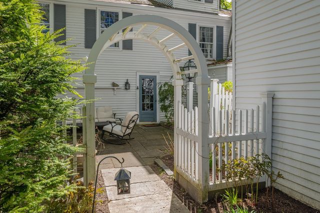 3373 Main Street, Manchester, VT 05254