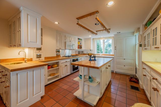 3373 Main Street, Manchester, VT 05254