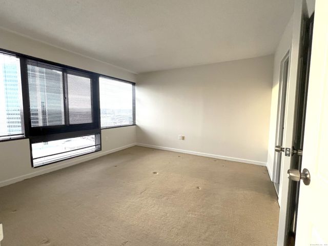 127 Greyrock Place 1613, Stamford, CT 06901