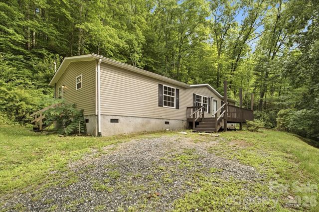 55 Twin Oaks Lane, Spruce Pine, NC 28777