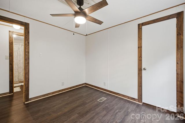 55 Twin Oaks Lane, Spruce Pine, NC 28777