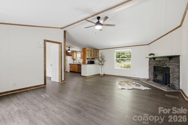 55 Twin Oaks Lane, Spruce Pine, NC 28777