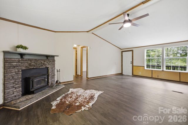 55 Twin Oaks Lane, Spruce Pine, NC 28777