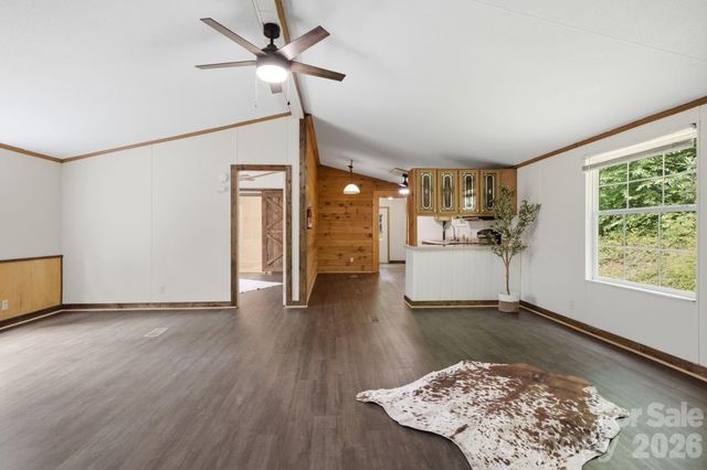 55 Twin Oaks Lane, Spruce Pine, NC 28777