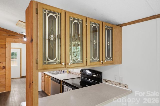 55 Twin Oaks Lane, Spruce Pine, NC 28777
