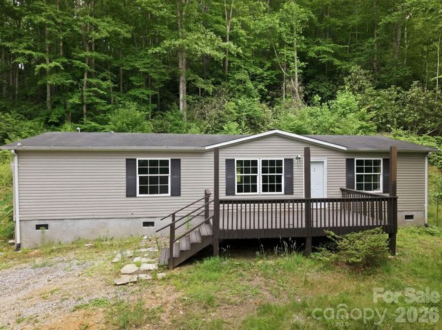 55 Twin Oaks Lane, Spruce Pine, NC 28777