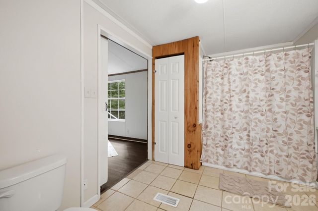 55 Twin Oaks Lane, Spruce Pine, NC 28777