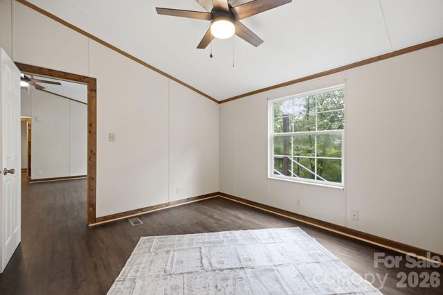 55 Twin Oaks Lane, Spruce Pine, NC 28777