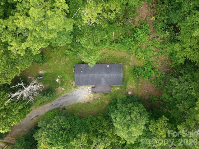55 Twin Oaks Lane, Spruce Pine, NC 28777