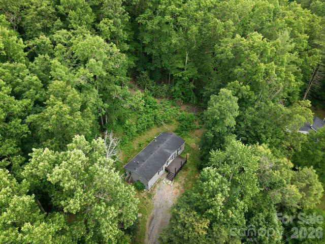 55 Twin Oaks Lane, Spruce Pine, NC 28777