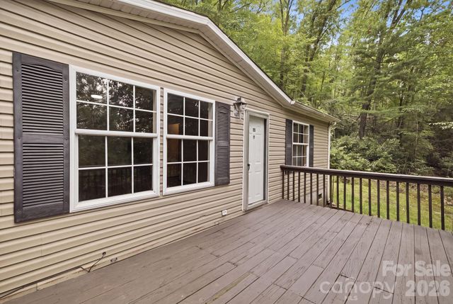 55 Twin Oaks Lane, Spruce Pine, NC 28777