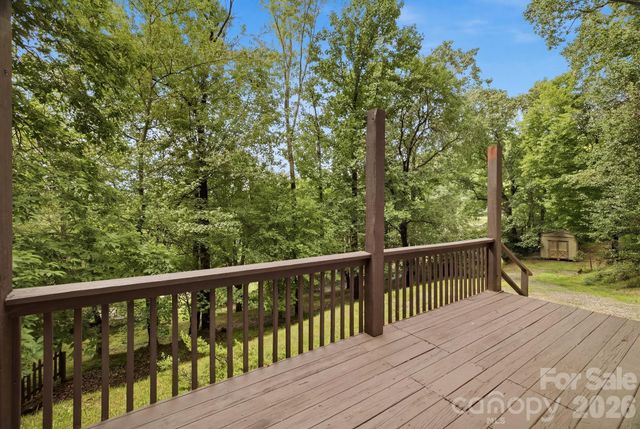 55 Twin Oaks Lane, Spruce Pine, NC 28777
