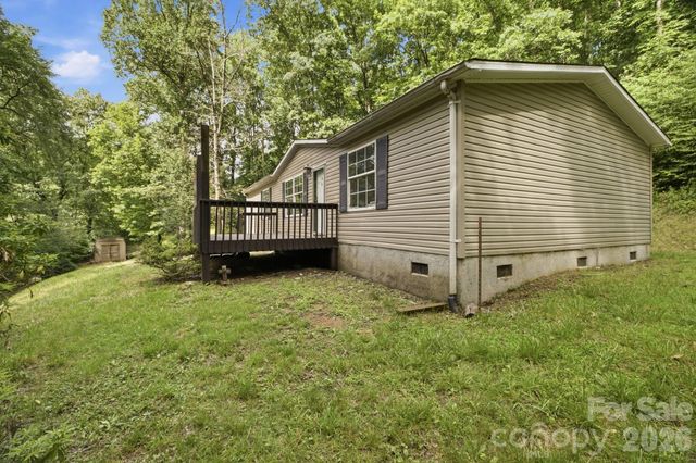 55 Twin Oaks Lane, Spruce Pine, NC 28777