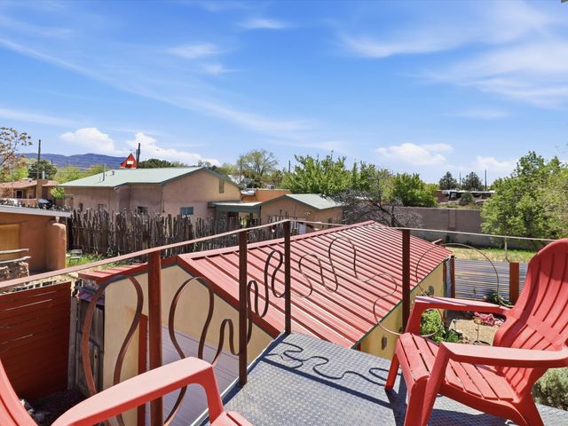 1204 Agua Fria Street, Santa Fe, NM 87501